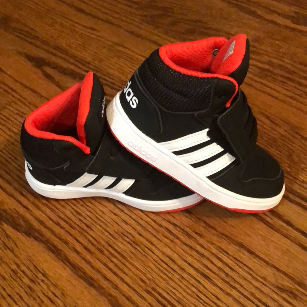 adidas 2.0 hoops mid-shoe size 9